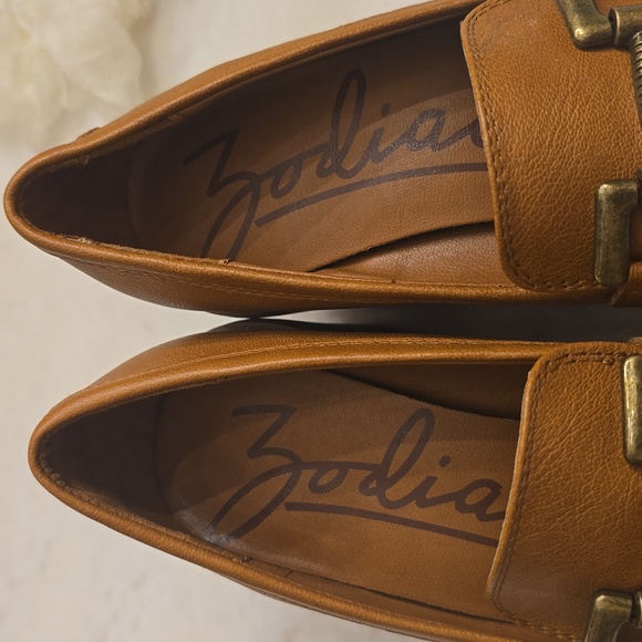 NEW! Zodiac Gemma Heeled Loafer in Size 7 US - Picture 4 of 7